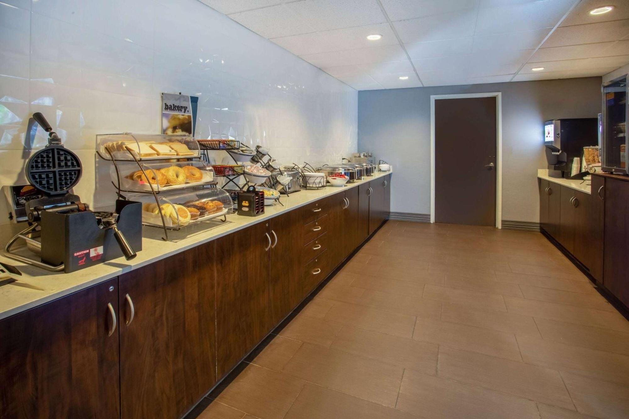 Microtel Inn & Suites By Wyndham - Timmins Luaran gambar